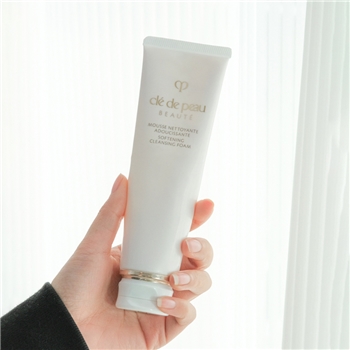 CPB肌肤之钥光采洗面奶滋润型125ML/支